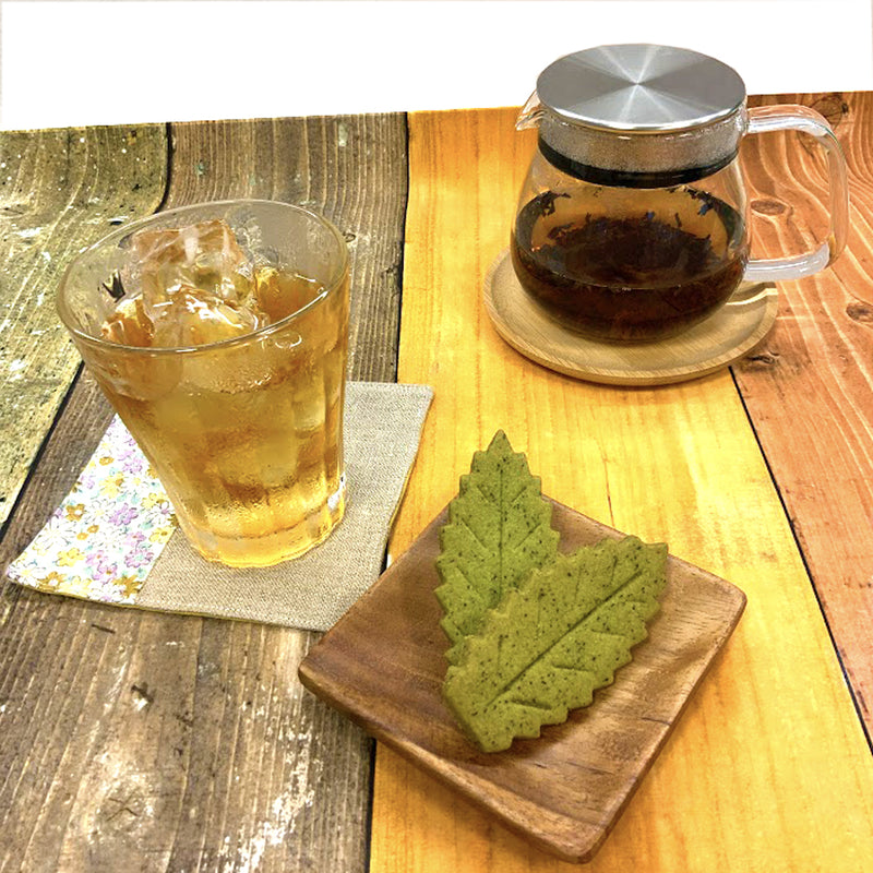 "Premium Japanese Black Tea and Chacha Cookie Set"