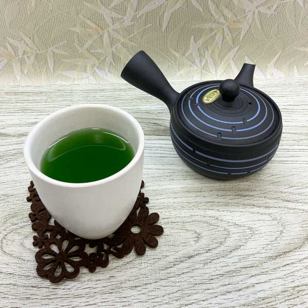 今日のような暖かい日は、緑茶「はまかぜ」がおすすめです。