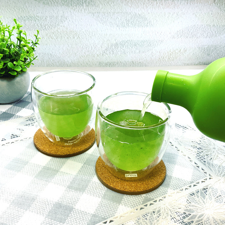 Cold-brewed green tea 